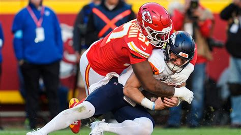 NFL Week 18 odds: Point spreads, moneylines, over/unders.